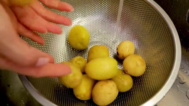 If you have potatoes and zucchini in your house, make this simple and delicious dinner