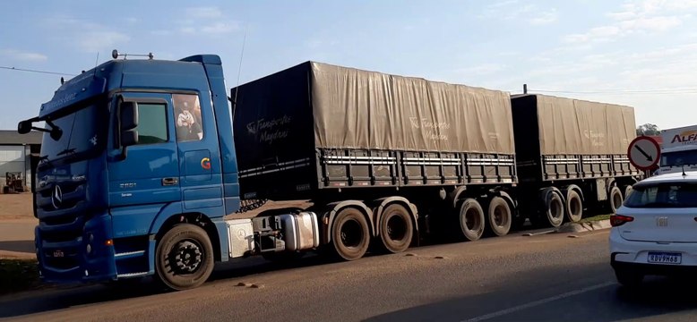 MERCEDES BENZ ACTROS 2651 AZUL RODOTREM RANDON GRANELEIRO 9 EIXOS 19,80 METROS TRANSPORTES MAYDANI