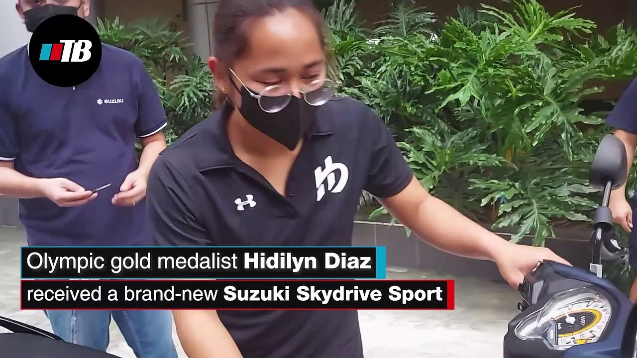 Olympic gold medalist Hidilyn Diaz rides her new Suzuki Skydrive Sport for the first time