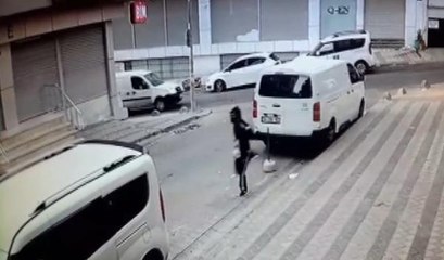 Sultangazi'de ilginç olay; evine giren hırsızların aracıyla evine döndü