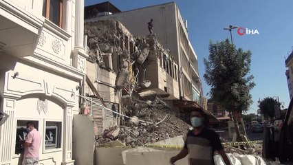 Diyarbakır’da 50 yıllık karakol binası kontrollü yıkıldı