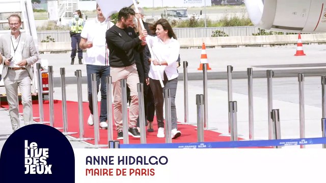 Live des Jeux - Arrivée du drapeau olympique