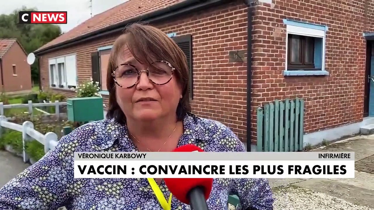 Coronavirus - A Douai, dans le Nord de la France, des équipes mobiles ont été mobilisées pour vacciner les personnes âgées - VIDEO