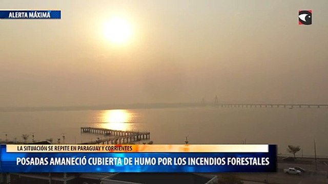 Posadas amaneció cubierta de humo por los incendios forestales