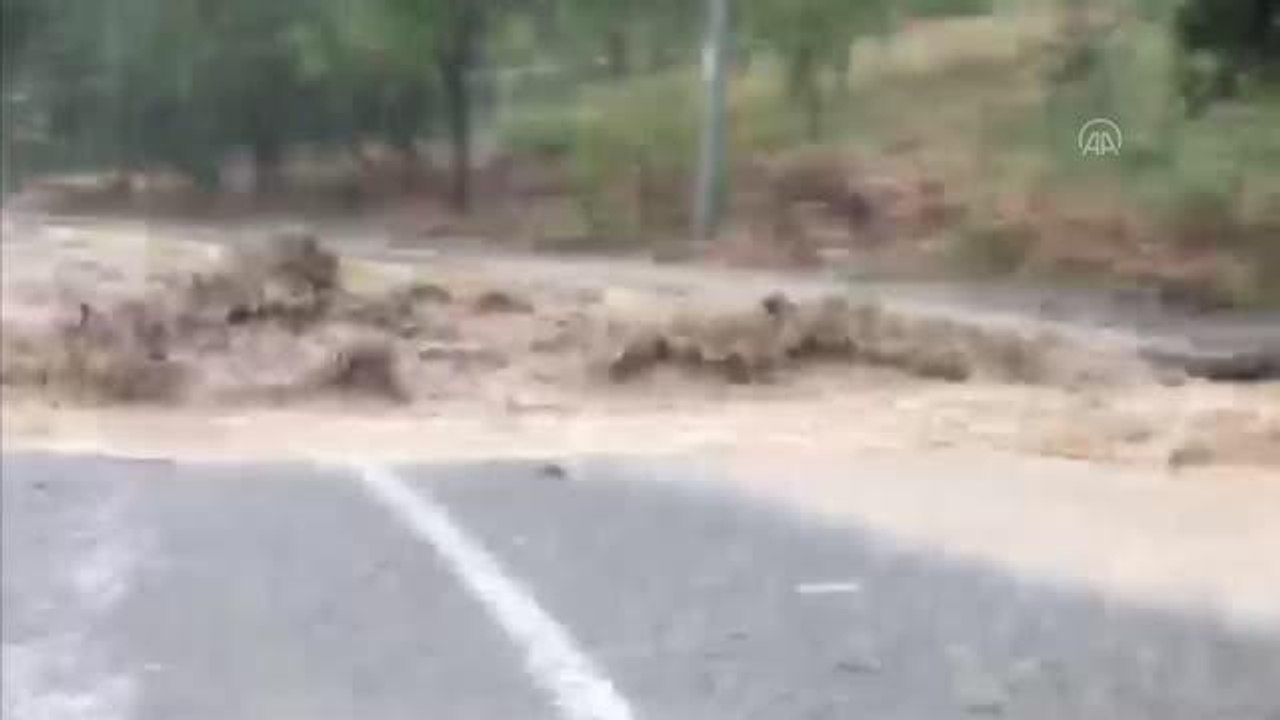 KASTAMONU - Bozkurt'taki sel bölgesine ilk giden sağlık ekipleri 17 kişiyi kurtardı