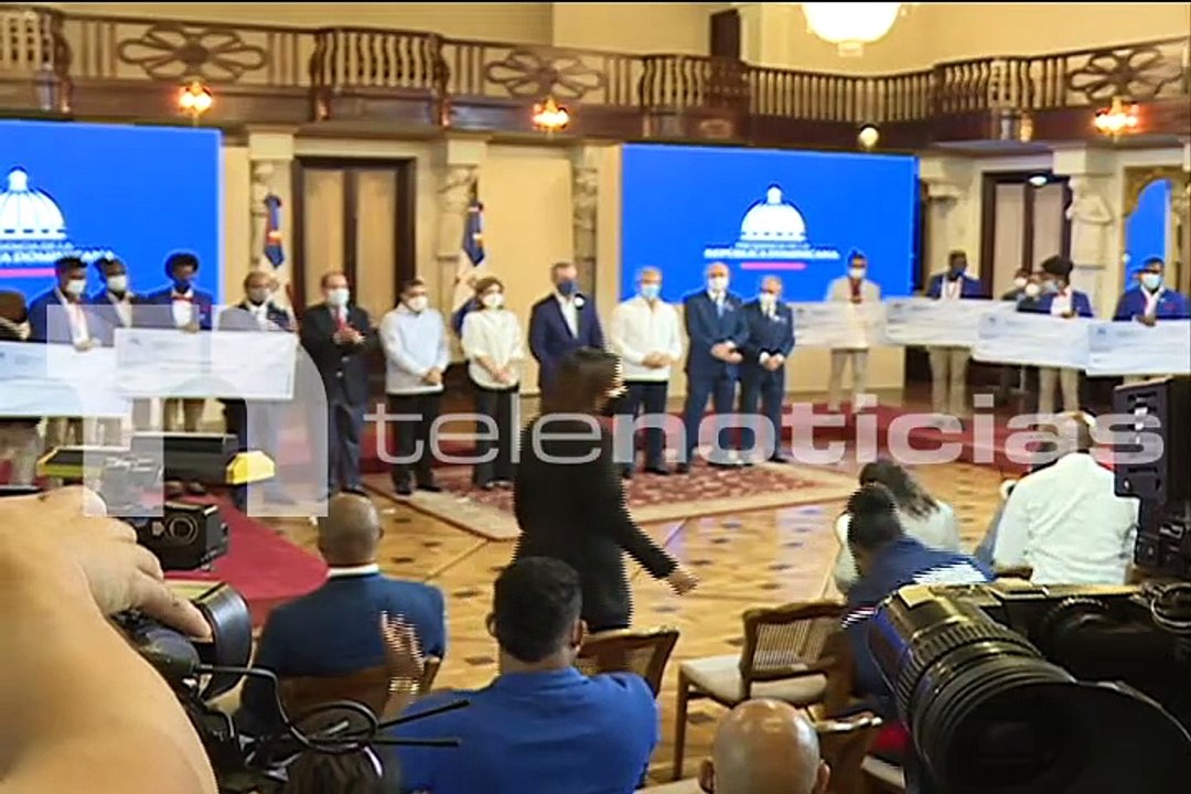 #Telenoticias / Presidente Luis Abinader recibe delegación dominicana participo en Tokio 2020 / 19 de agosto 2021