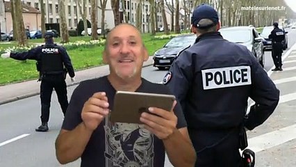 Il fait des doigts d'honneur aux keufs mais...