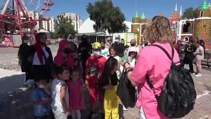 Çocuklara lunaparkta ücretsiz eğlence