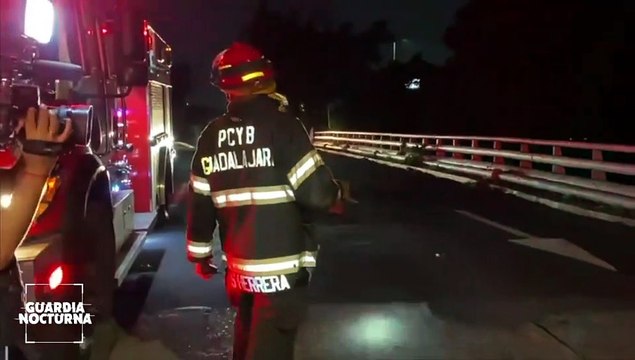 Persona bajo los efectos de drogas, intentó cruzar la calzada Lázaro Cárdenas generando caos vial