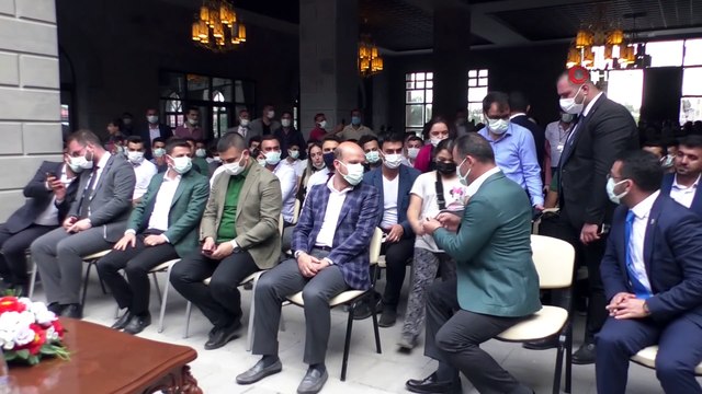 Bilal Erdoğan Kars’ta gençlerle buluştu