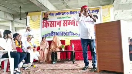 खाचरियावास ने पीएम को दाढ़ी वाले बाबा कहते हुए कहा कि वे सिर्फ बोलते ही बोलते है
