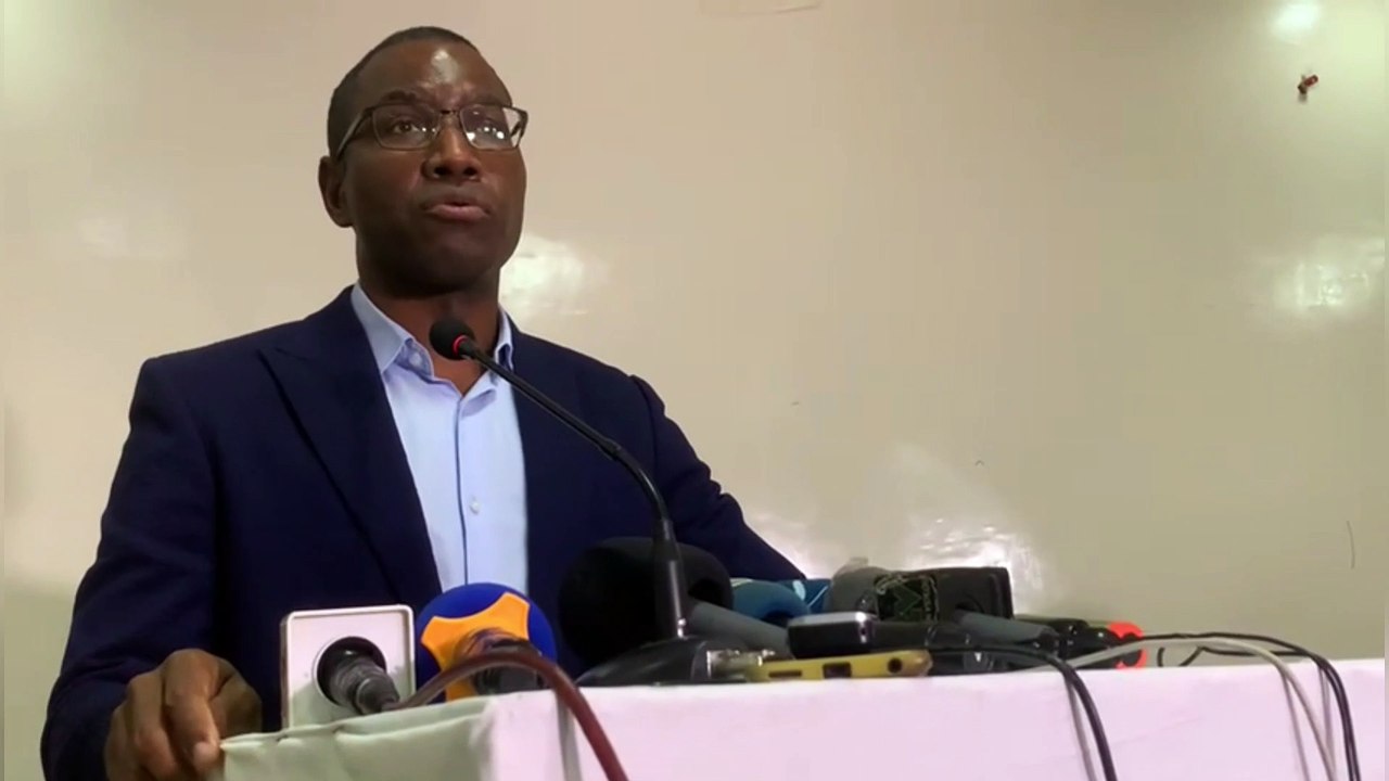 Le ministre Amadou Hott célèbre les meilleurs lycéens de Yeumbeul