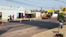 Para controlar a velocidade dos veículos, lombada é construída na Rua Xavantes em Cascavel