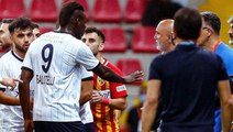 Mario Balotelli'nin teknik direktör Hikmet Karaman'ı sakinleştirmesi olay oldu: Paralel evrende Süper Lig