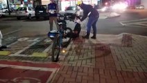 Homem é socorrido pelo Siate após cair de bicicleta na ciclovia da Avenida Brasil, no Centro