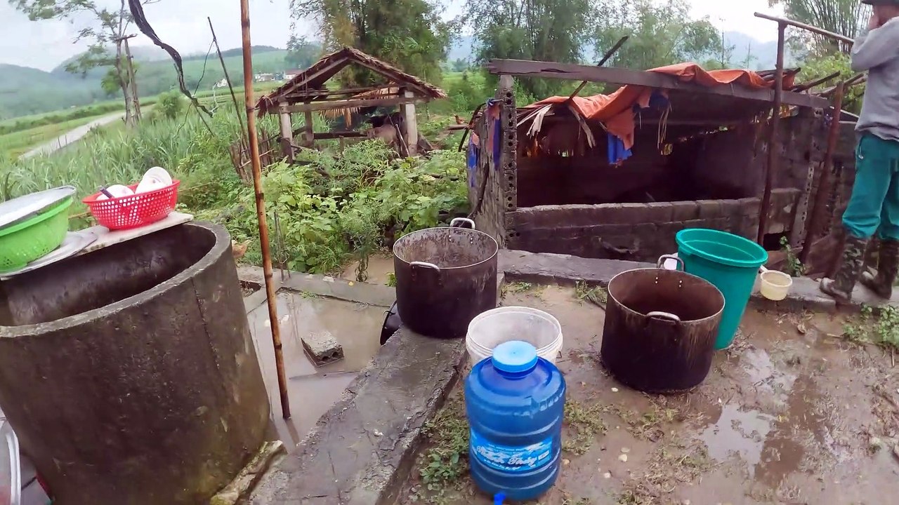 Cán Bộ Vào Bản Bắt Lợn