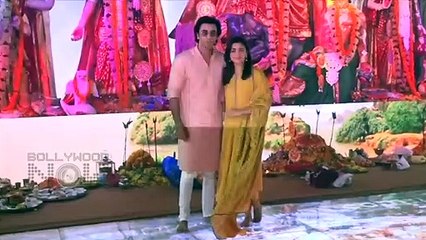 Alia Bhatt Gets A Romantic Kiss From BF Ranbir Kapoor In This UNSEEN Picture