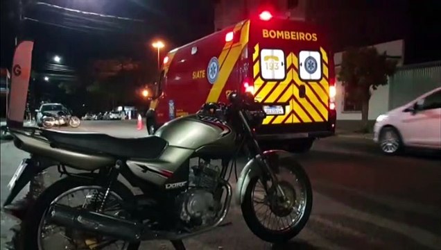 Jovem de 23 anos é socorrido pelo Siate após se envolver em colisão entre motos no Bairro São Cristóvão