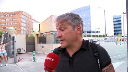 Gustavo González, reconfortado tras despedirse de su padre