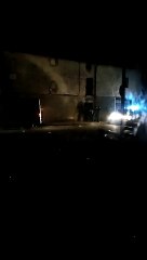 Los participantes de un botellón lanzan objetos a la policía en Aibar