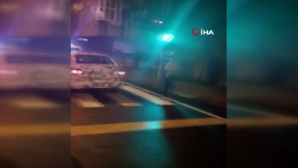 Rize’de alkollü sürücü park halindeki 4 araca çarptı