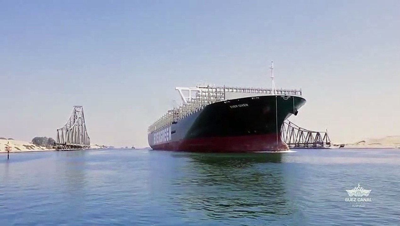 Ever Given volta ao Canal do Suez