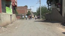 DİYARBAKIR - Sokak sokak dolaşıp Türkçe ve Kürtçe anonslarla aşı çağrısı yapıyor