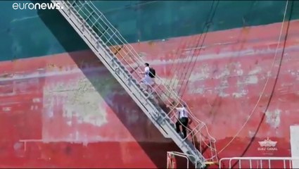 الناقلة "إيفر غيفن" تبحر بنجاح عبر قناة السويس متجهة إلى الصين