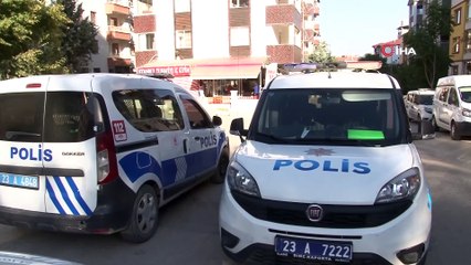 Silahını temizleyen doktor kazara kendini vurdu