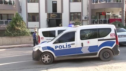 Son dakika 3. sayfa: Silahını temizleyen doktor kazara kendini vurdu