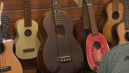 코로나19로 특화상가도 타격...먼지 쌓인 악기·장난감 / YTN