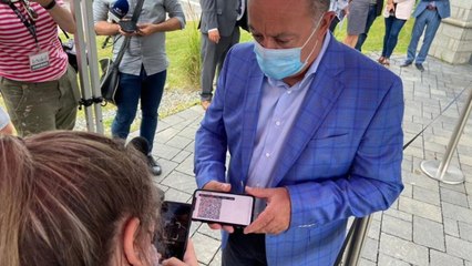 A New Poll Reveals That Most Quebecers Are For The Vaccine Passport