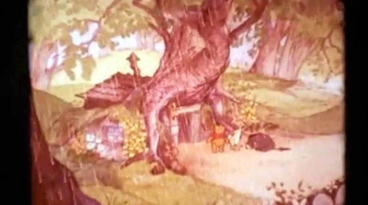 Winnie the Pooh Discovers The Seasons