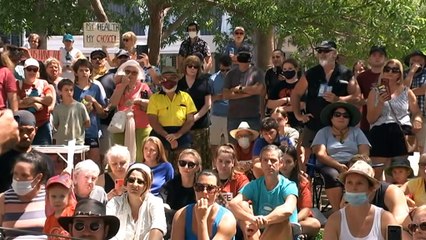 Hundreds in Northern Territory protest government pandemic response