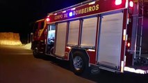 Militares do Corpo de Bombeiros controlam incêndio ambiental na Estrada Rio da Paz