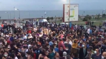 Çok sayıda Trabzonspor taraftarı, Sivas maçına aşısız ve biletsiz girmeye çalıştı