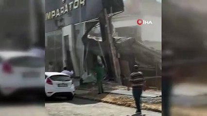 İstanbul'da sanayi sitesinde bina çöktü