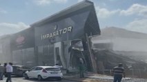 İkitelli Masko Sanayii sitesinde tek katlı bir dükkan çöktü