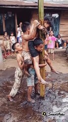 Panjat pinang bocil ngakak | part 1