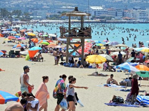 Çeşmeli turizmciler sezondan memnun