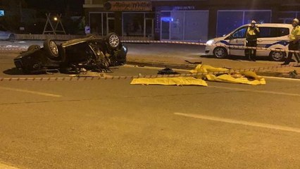 Takla atan otomobil hayatlarının baharındaki 3 gence mezar oldu