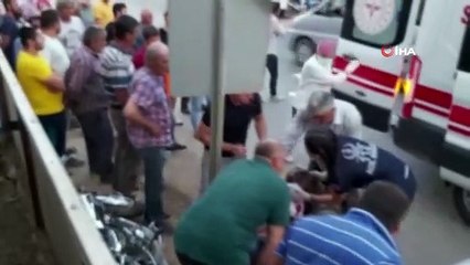 Motosiklet ile otomobilin çarpıştığı feci kaza kamerada