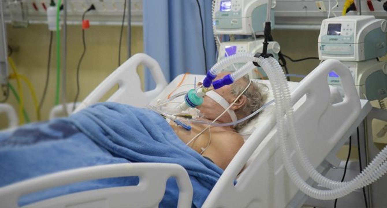 Korona hastalarında yoğun bakıma yatış sıralaması açıklandı
