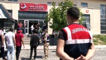 Türkiye’ye kaçak giren düzensiz göçmenler sınır dışı ediliyor