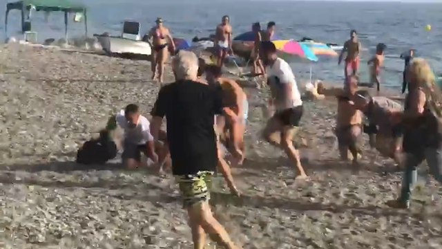 Espagne : l’incroyable arrestation de trafiquants de drogue par des baigneurs sur une plage