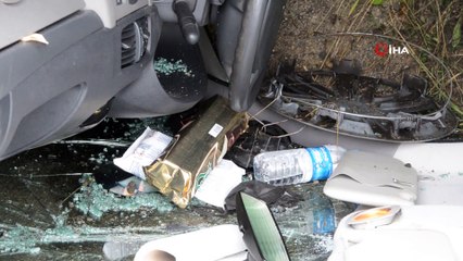 Sisli yolda kontrolü kaybetti, otomobil takla attı: 2 yaralı