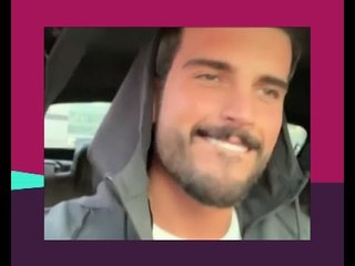 فتاة تباغت الممثل السعودي مهند الحمدي وتقبّله... شاهدوا ردة فعله