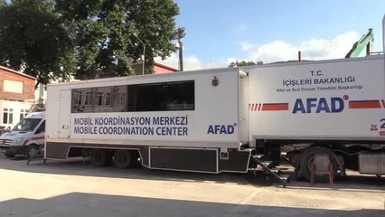 Son Dakika | KASTAMONU - Sel bölgesindeki askerler vatandaşların eşyalarının taşınmasına da yardım ediyor