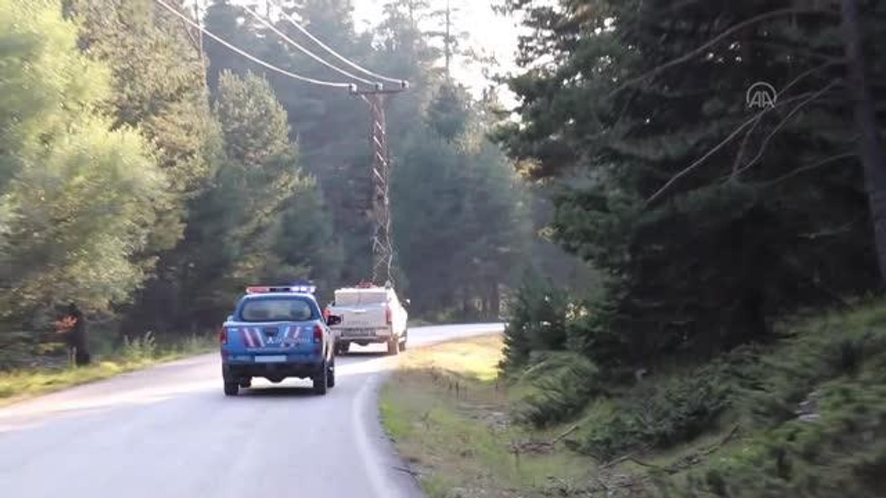 Son dakika haber: Yangın riski nedeniyle girişe yasaklanan ormanlarda jandarma kuş uçurtmuyor