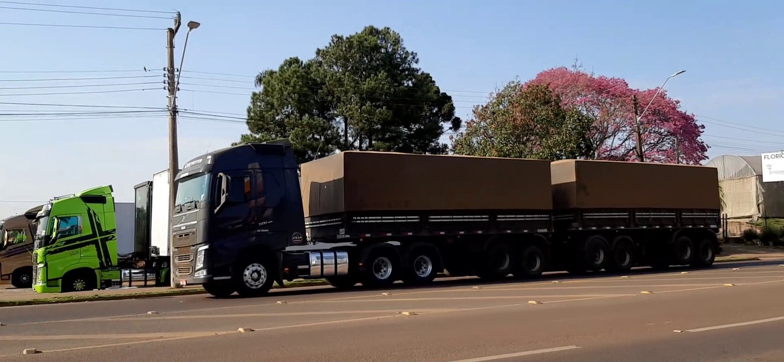 VOLVO FH 500 6X4 GLOBETROTTER I-SHIFT PRETO RODOTREM RANDON GRANELEIRO 9 EIXOS 19,80 METROS COPTRANS ATRAM